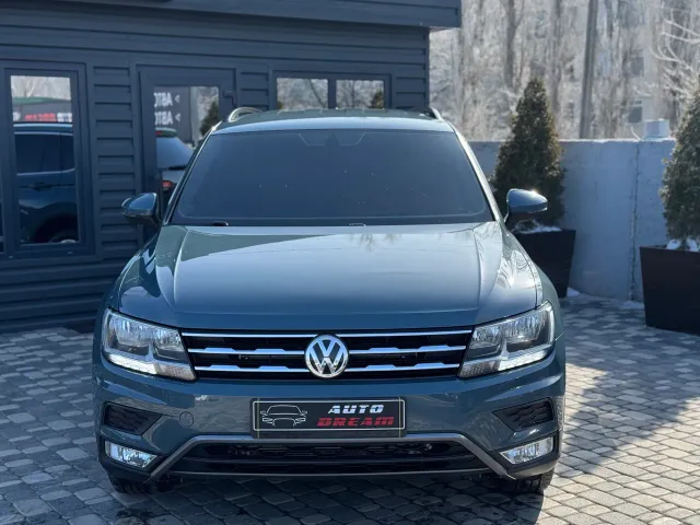 Volkswagen Tiguan - фото 4