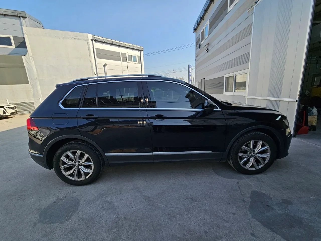 Volkswagen Tiguan - фото 8