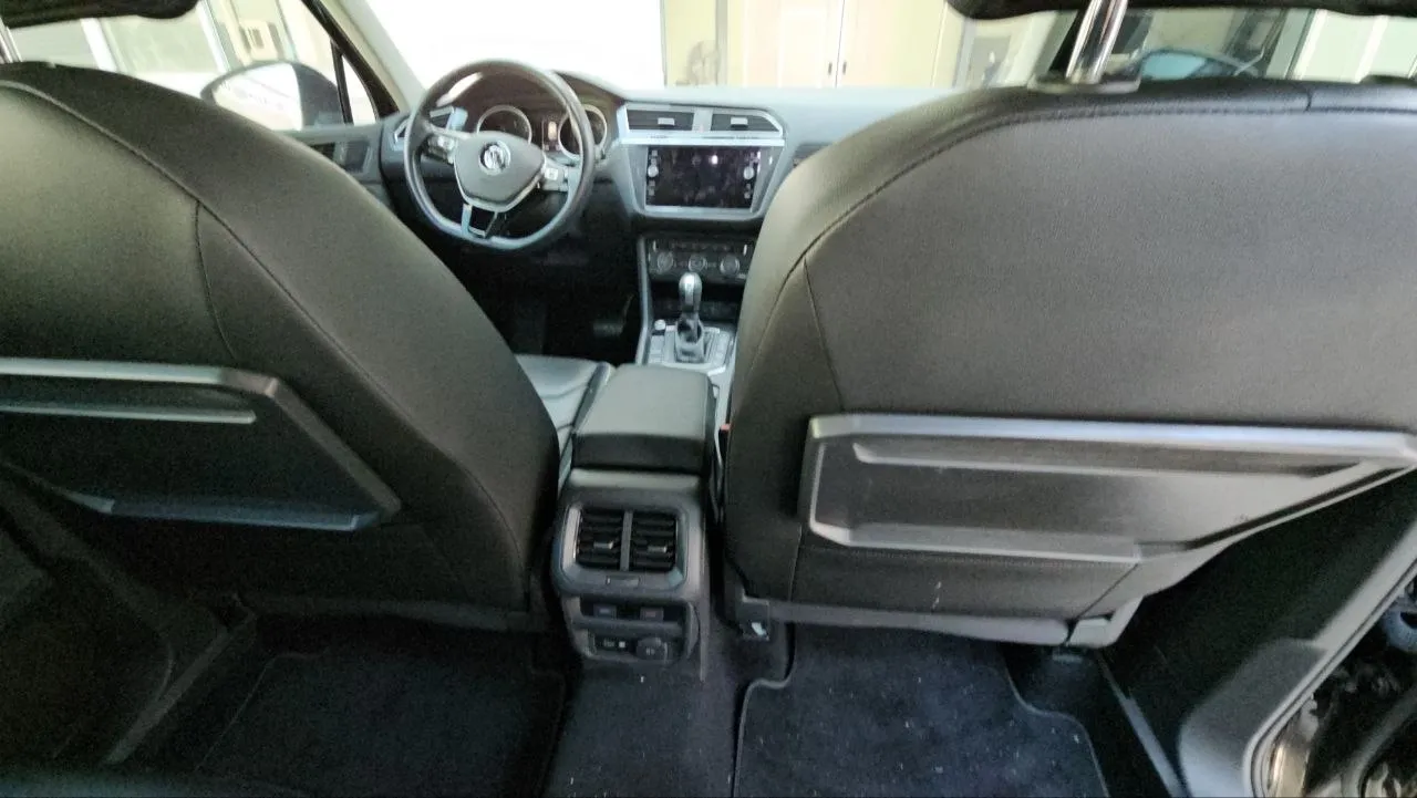 Volkswagen Tiguan - фото 12