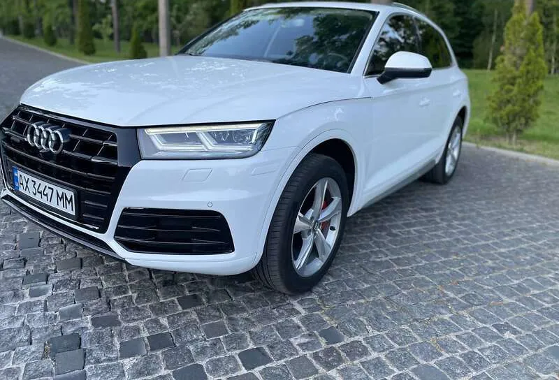 Audi Q5 - фото 8