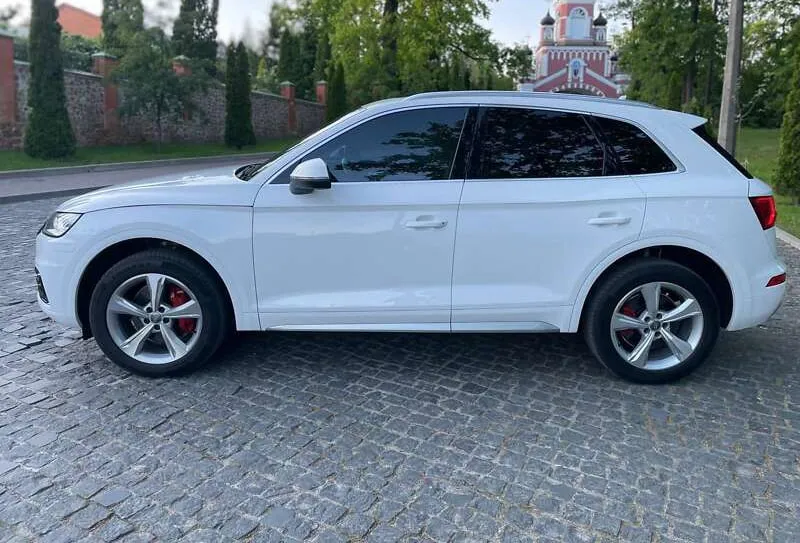 Audi Q5 - фото 9