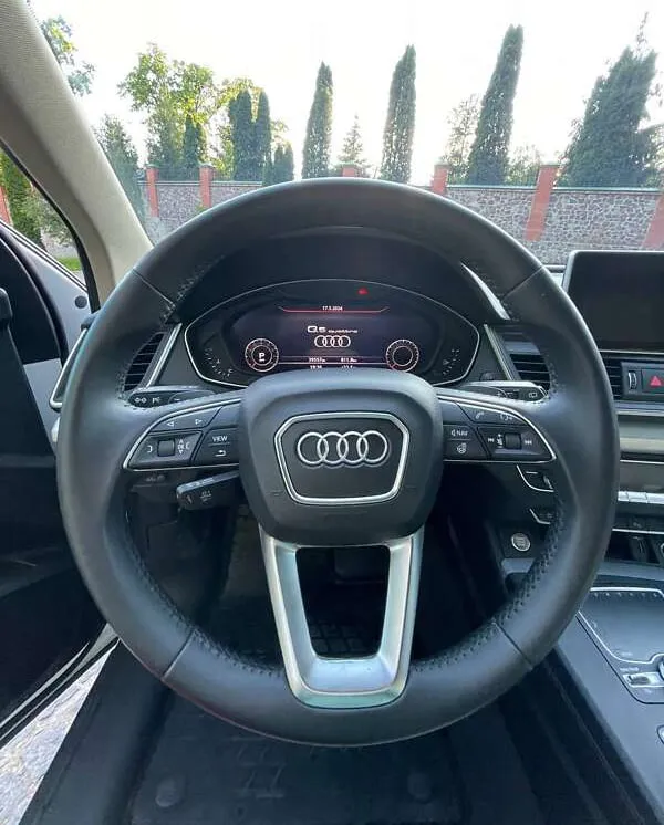 Audi Q5 - фото 17