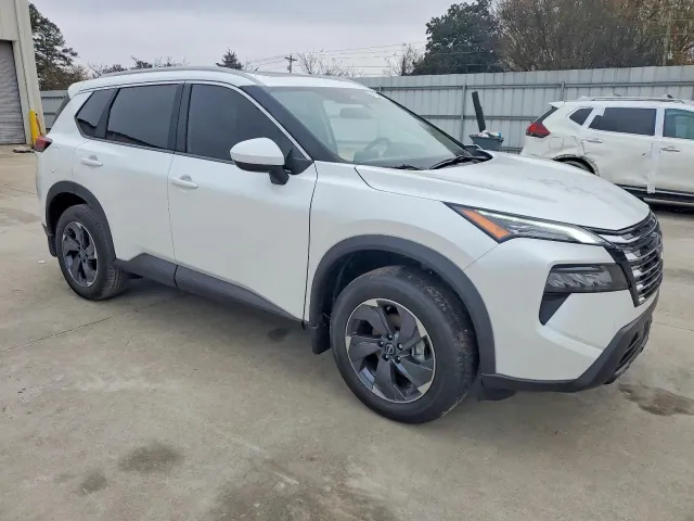 Nissan Rogue - фото 1