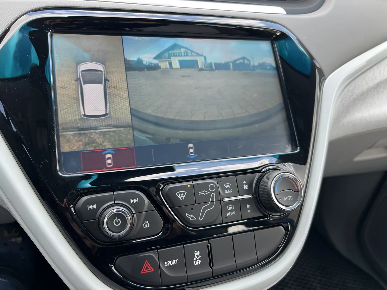 Chevrolet Bolt - фото 22