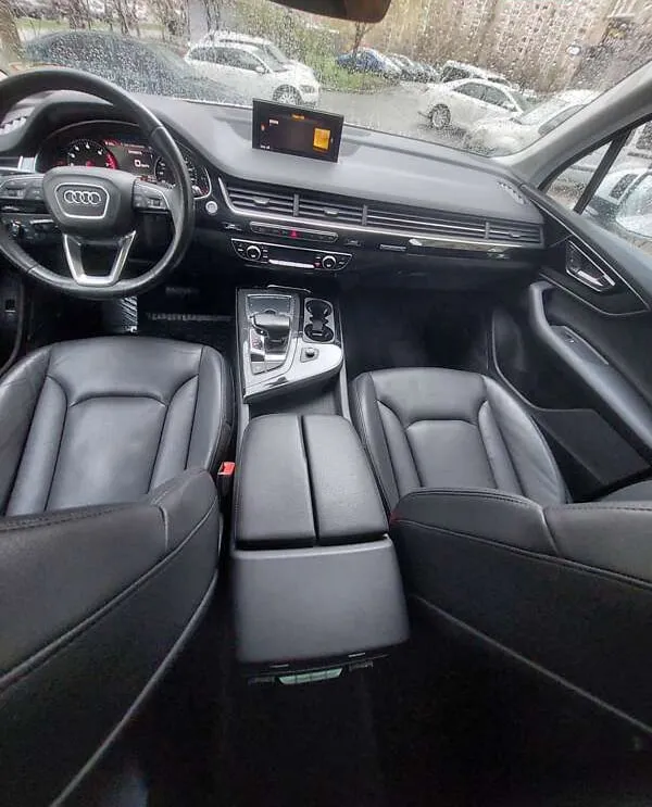 Audi Q7 - фото 21