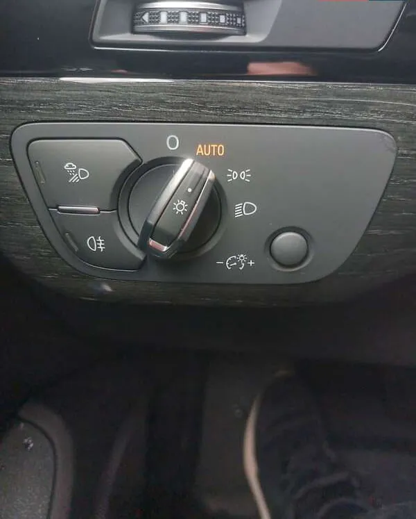 Audi Q7 - фото 30