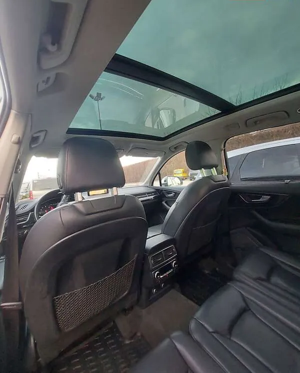 Audi Q7 - фото 18