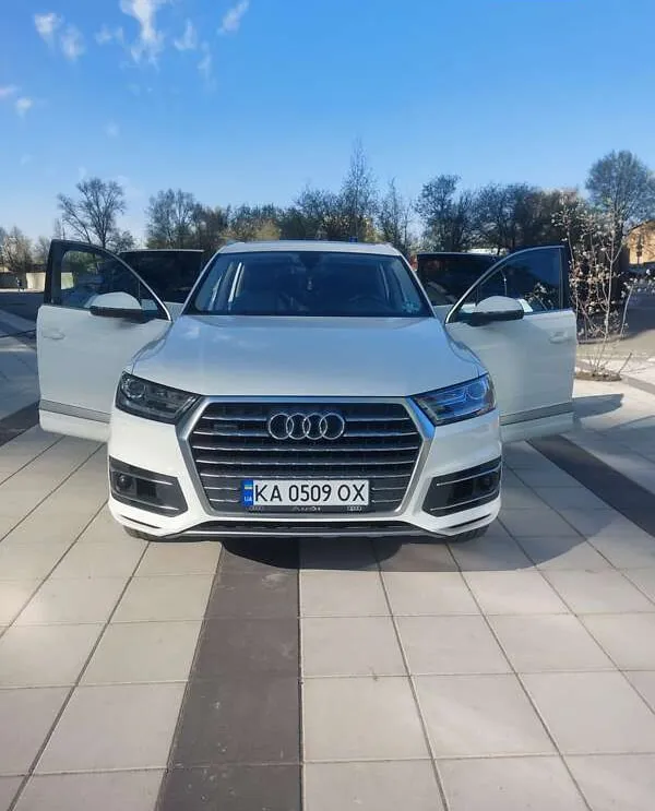 Audi Q7 - фото 6