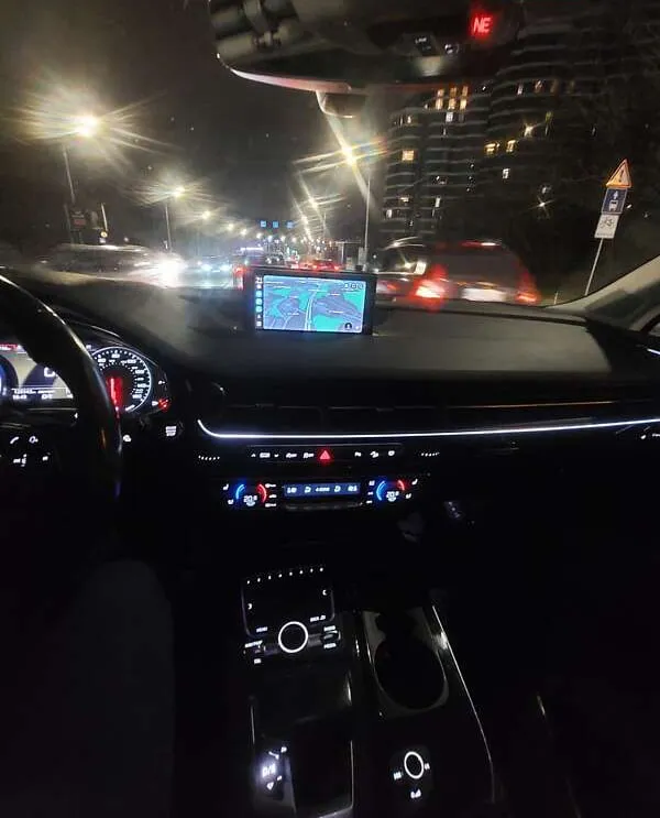 Audi Q7 - фото 35