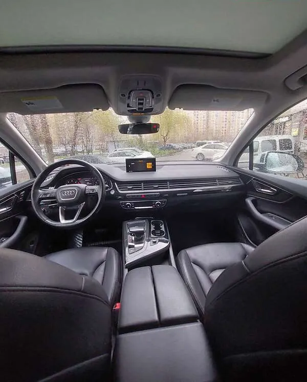 Audi Q7 - фото 23