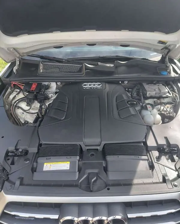 Audi Q7 - фото 4