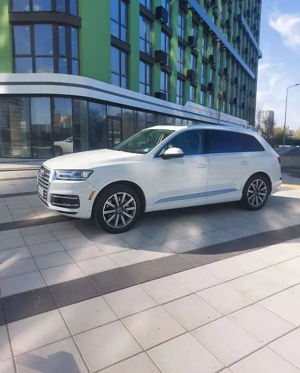 Audi Q7 - фото 15