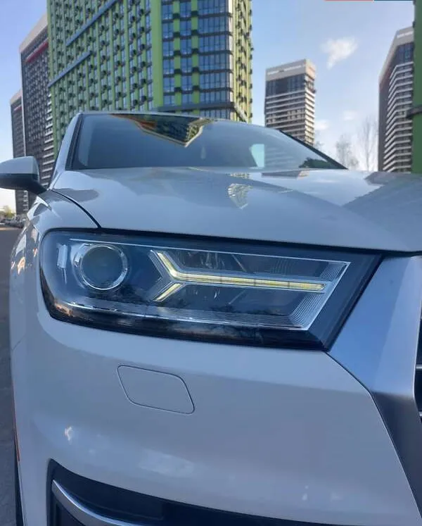 Audi Q7 - фото 13