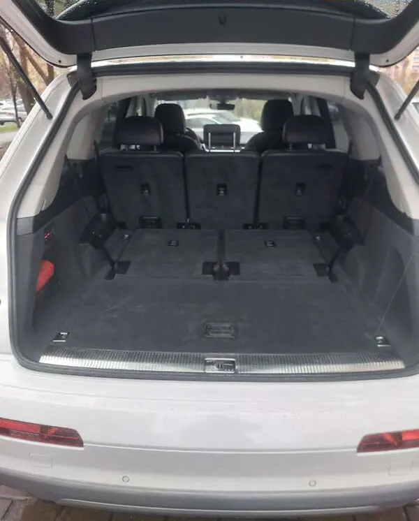 Audi Q7 - фото 25