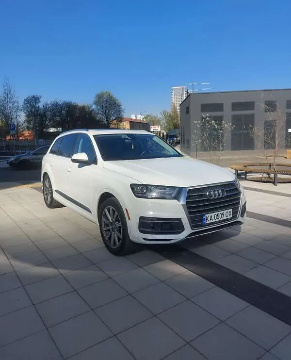 Audi Q7 - фото 7