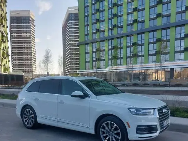 Audi Q7 - фото 5