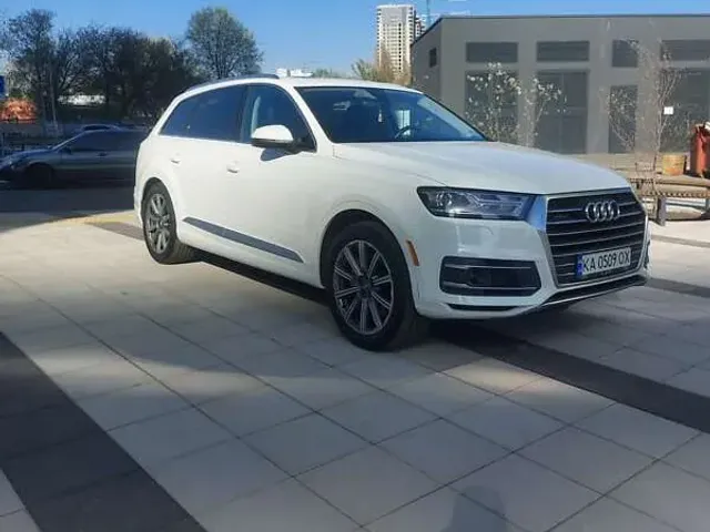 Audi Q7 - фото 1