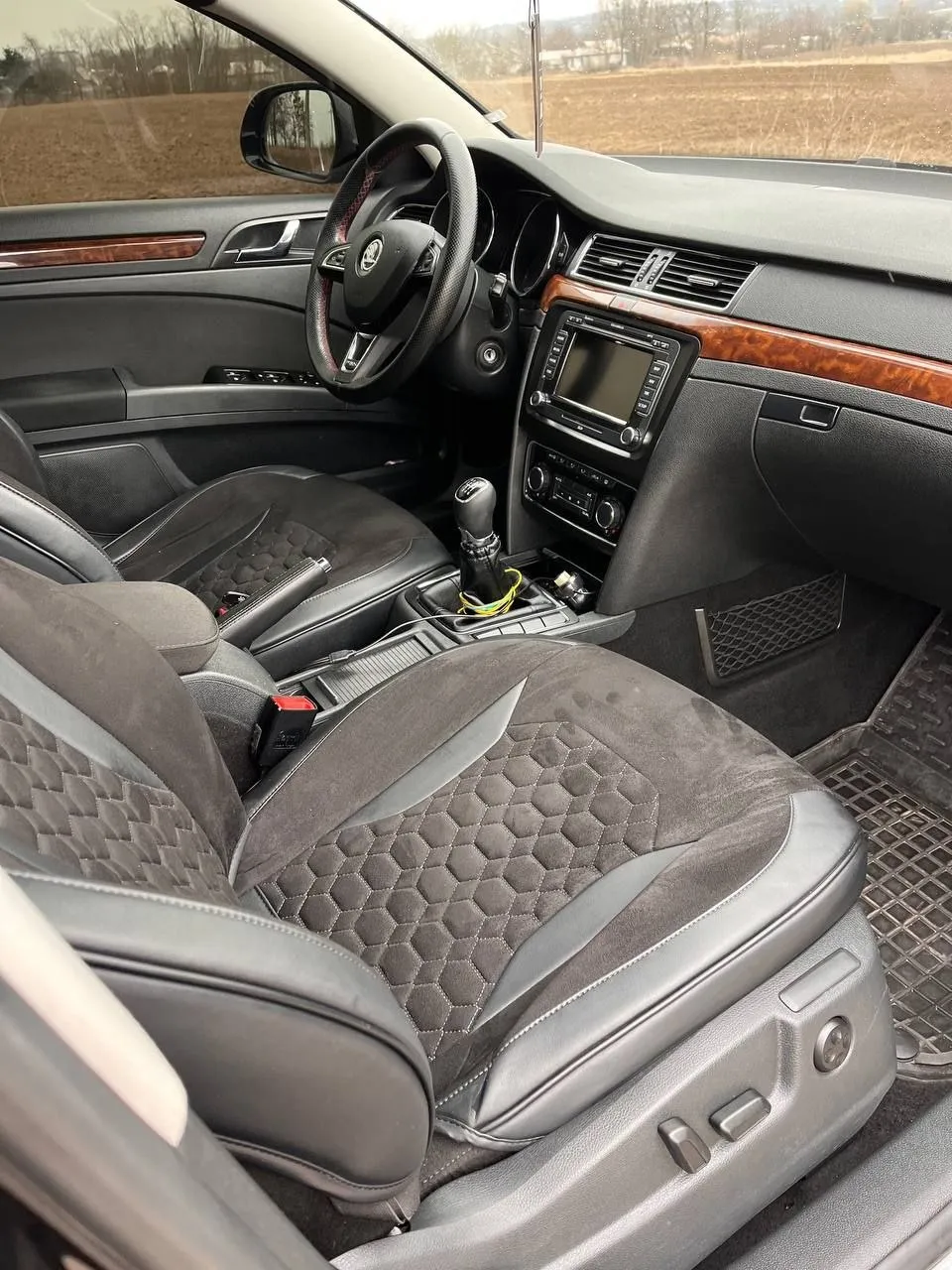 Skoda Superb - фото 7