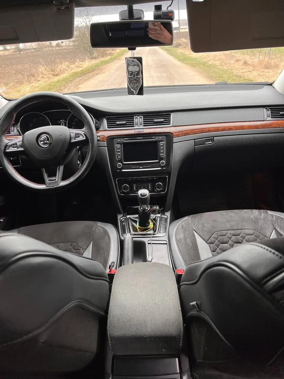 Skoda Superb - фото 6