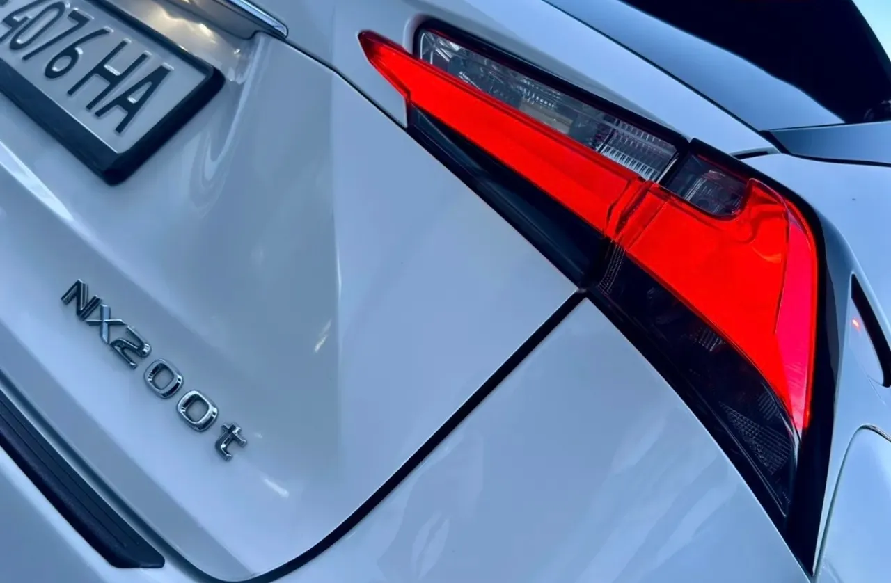 Lexus NX - фото 30