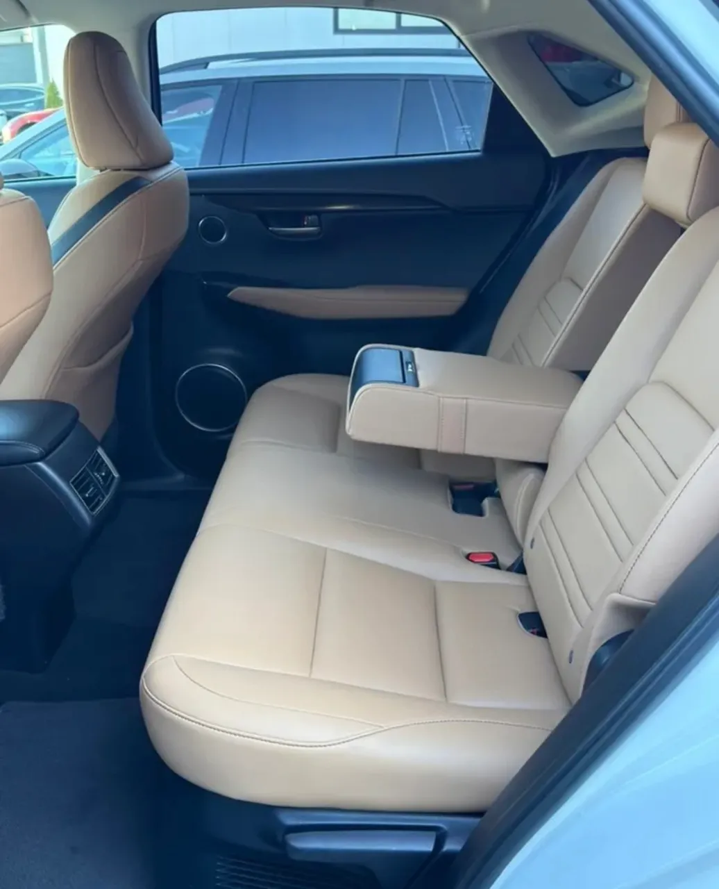 Lexus NX - фото 15