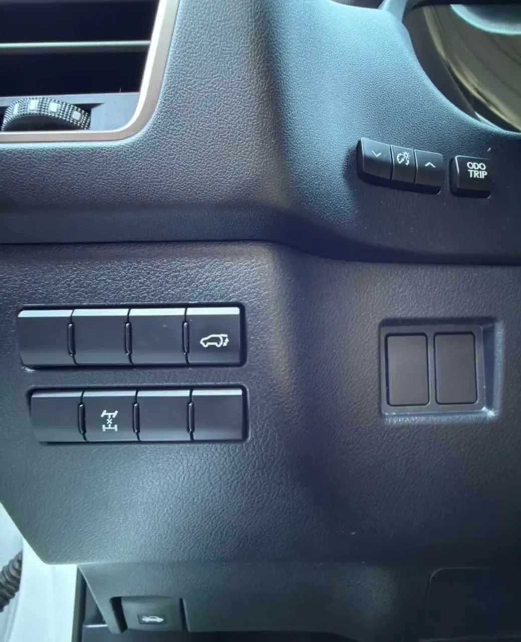 Lexus NX - фото 24