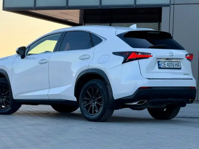 Lexus NX - фото 3