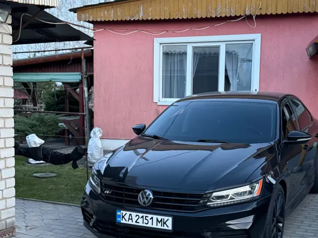 Volkswagen Passat - фото 2