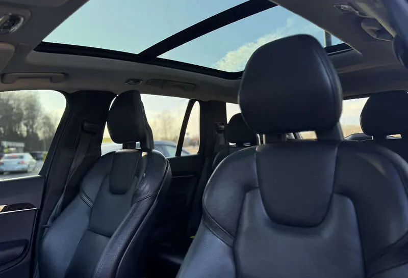 Volvo XC90 - фото 18