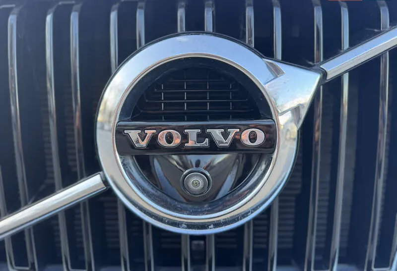 Volvo XC90 - фото 21