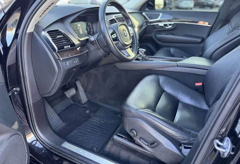 Volvo XC90 - фото 17