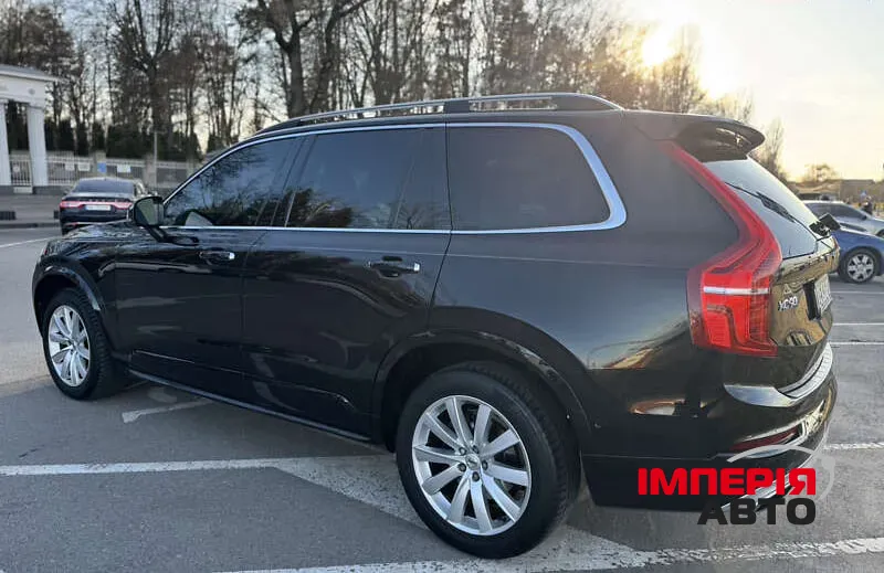 Volvo XC90 - фото 9