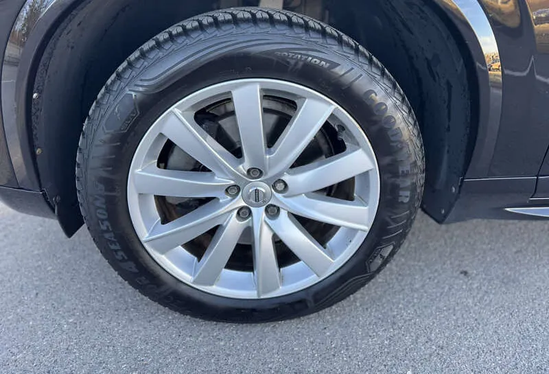 Volvo XC90 - фото 12