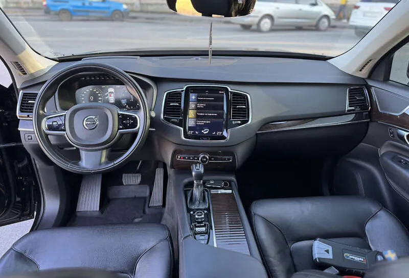 Volvo XC90 - фото 16