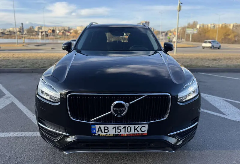 Volvo XC90 - фото 1