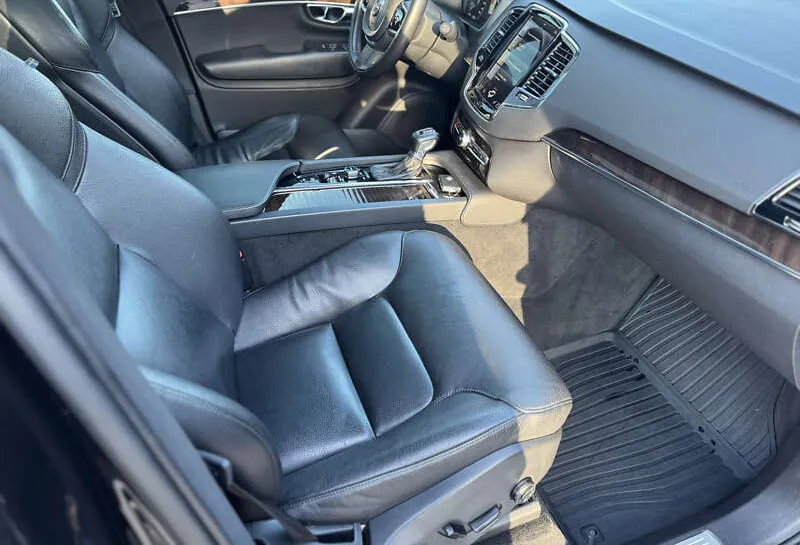 Volvo XC90 - фото 23