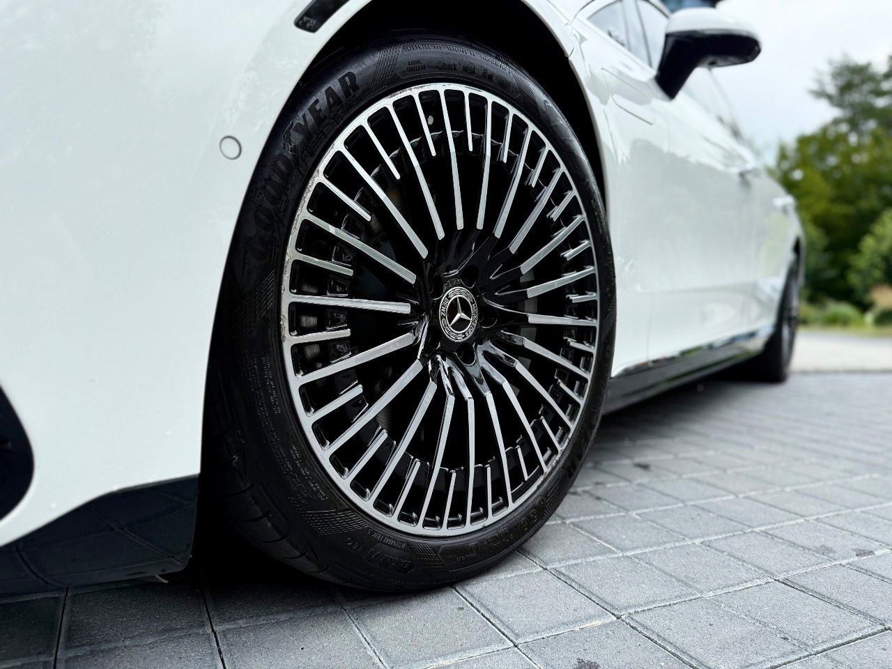 Mercedes-Benz EQS - фото 24