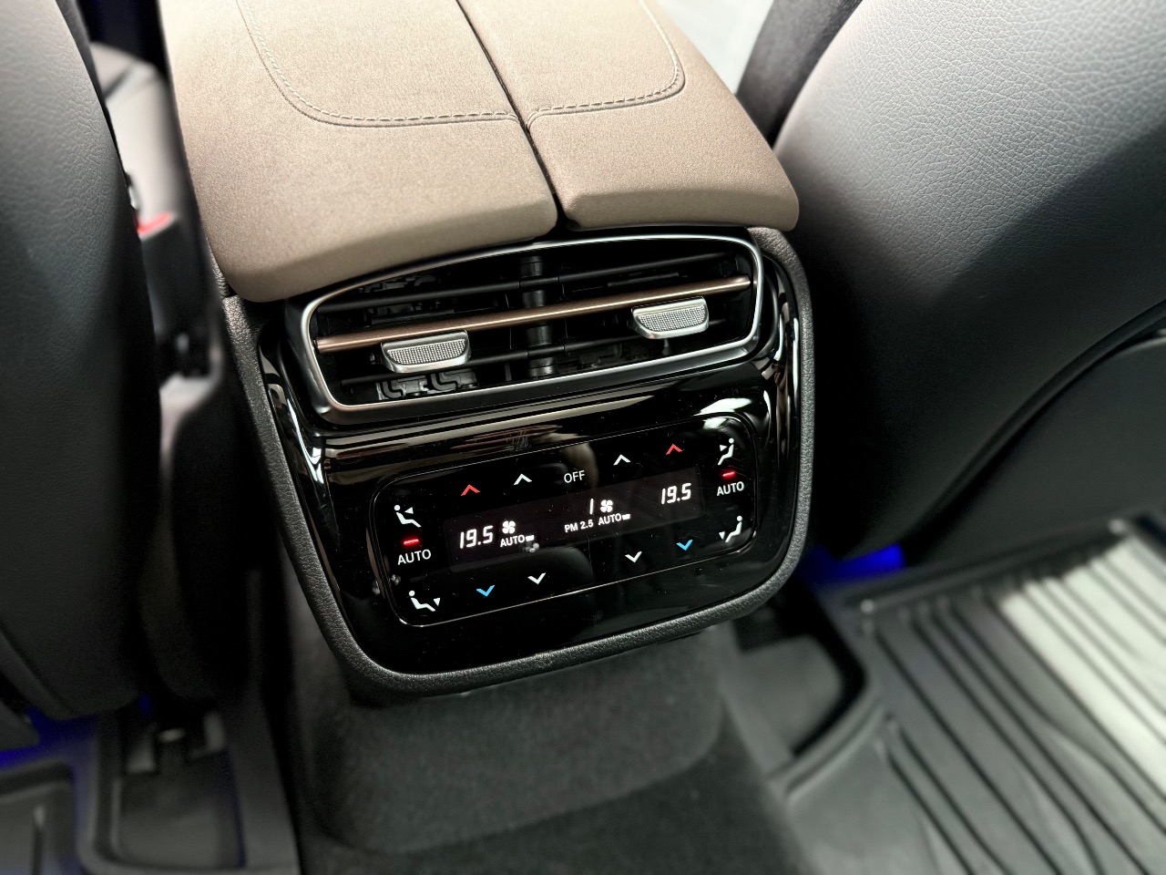 Mercedes-Benz EQS - фото 35