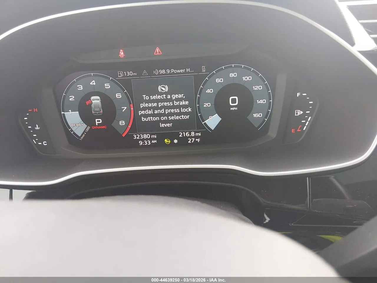 Audi Q3 - фото 8