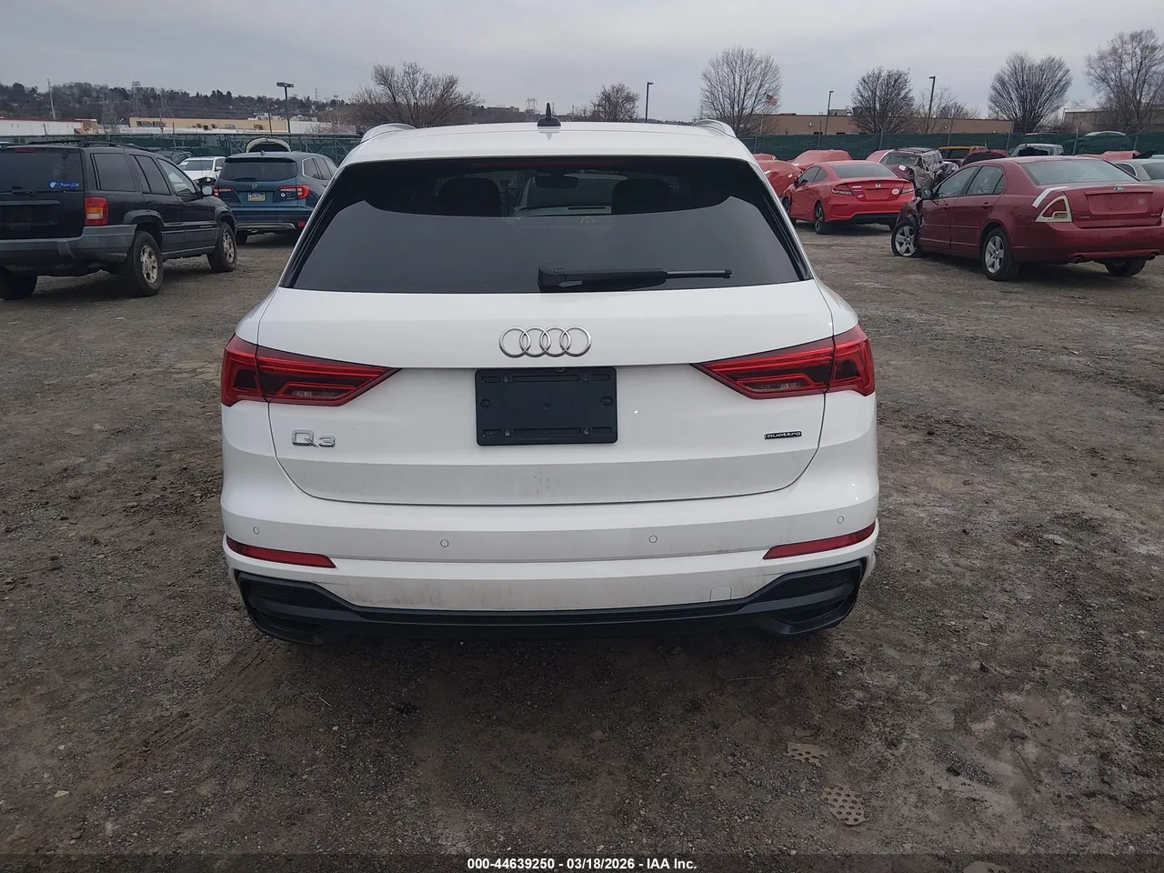 Audi Q3 - фото 5