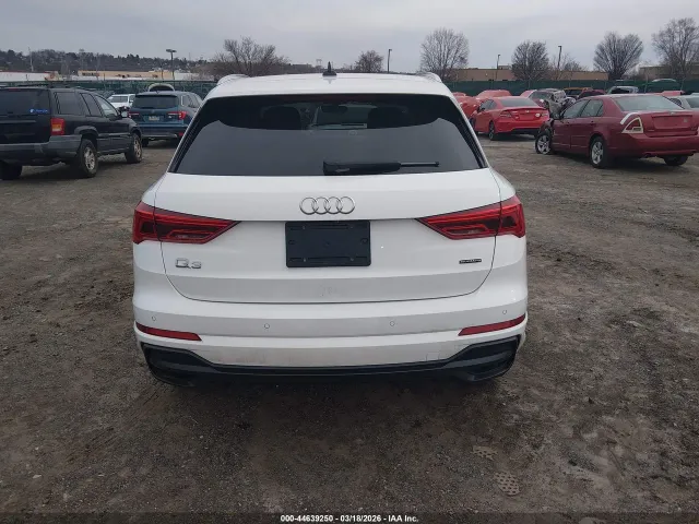 Audi Q3 - фото 5