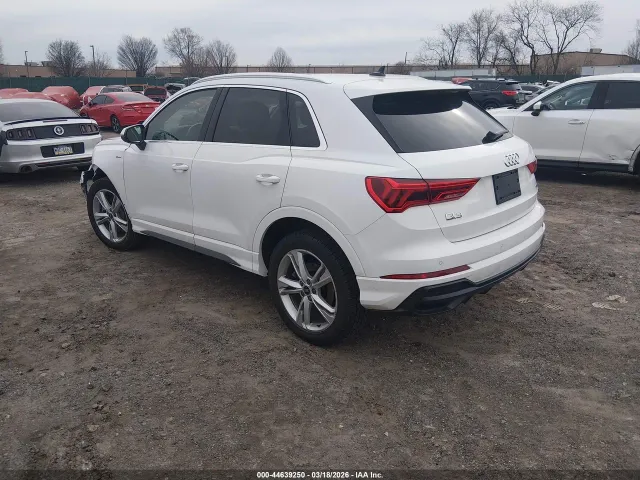 Audi Q3 - фото 4
