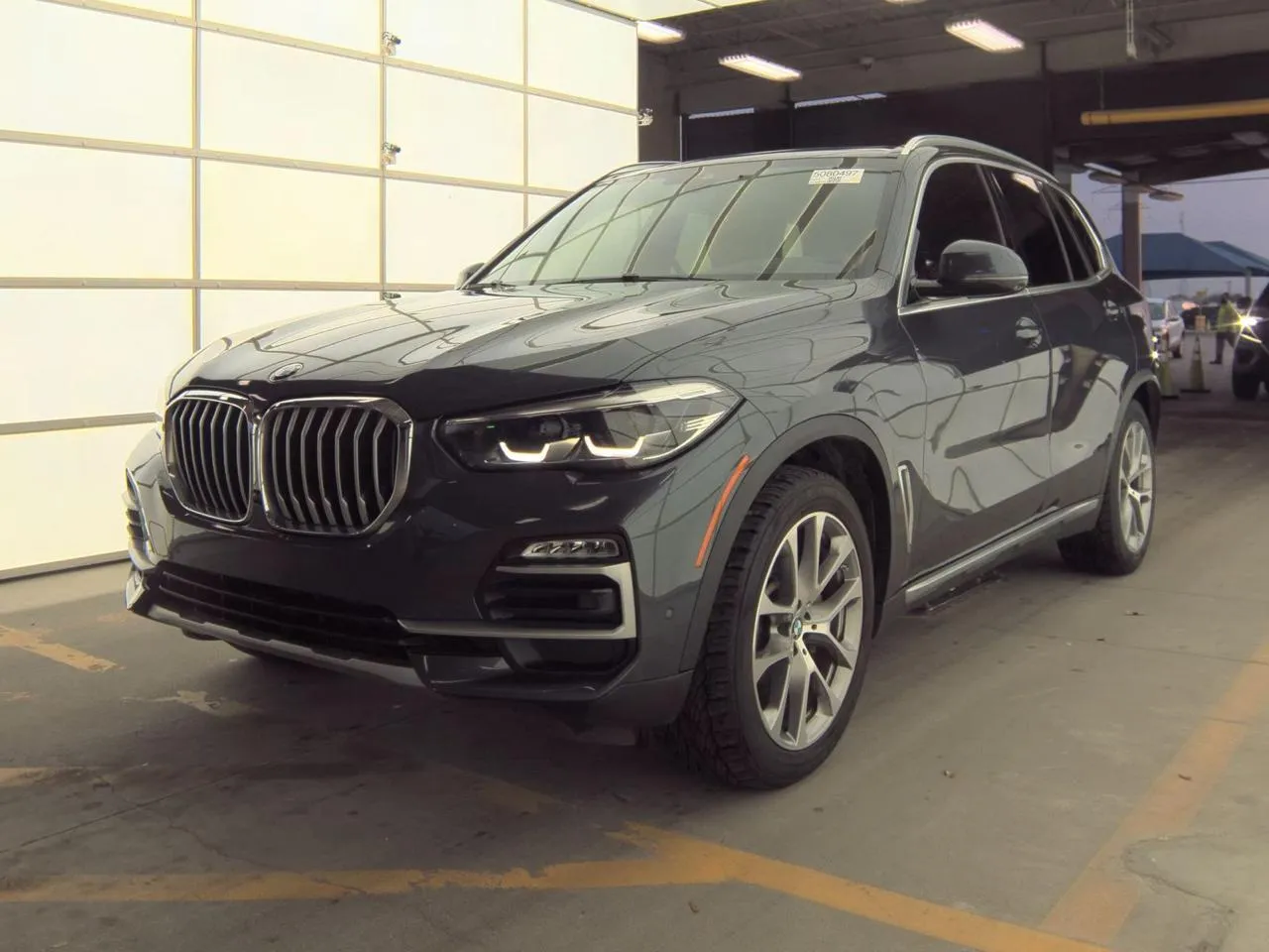 BMW X5 - фото 1