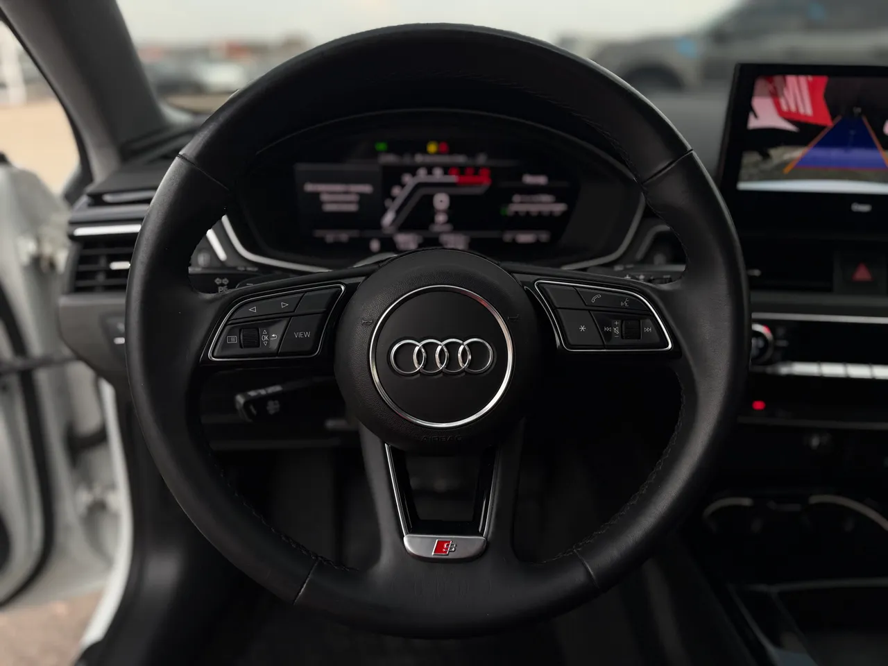 Audi A4 - фото 7