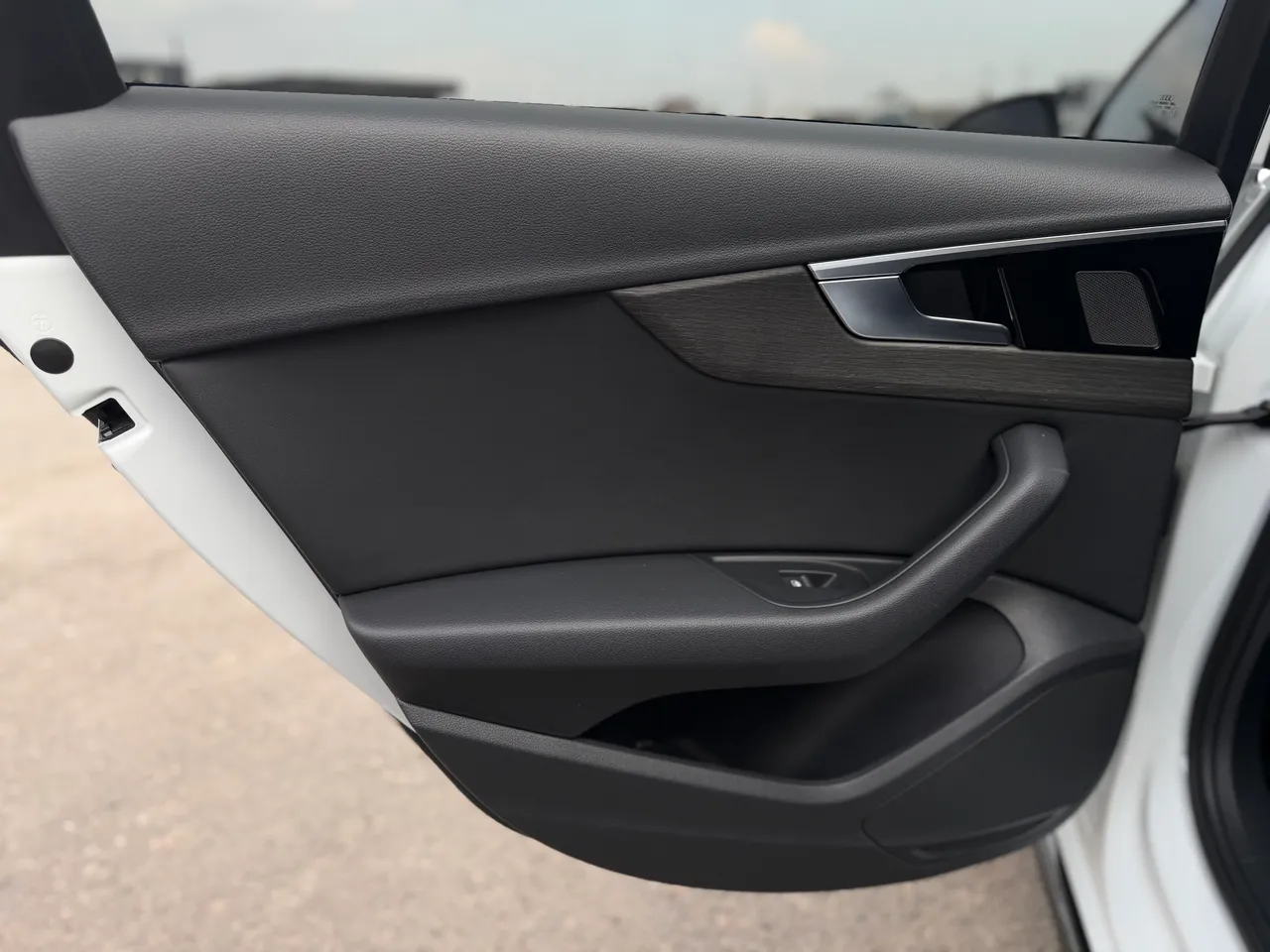 Audi A4 - фото 9