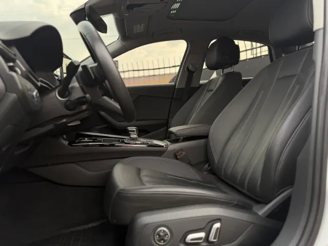 Audi A4 - фото 5