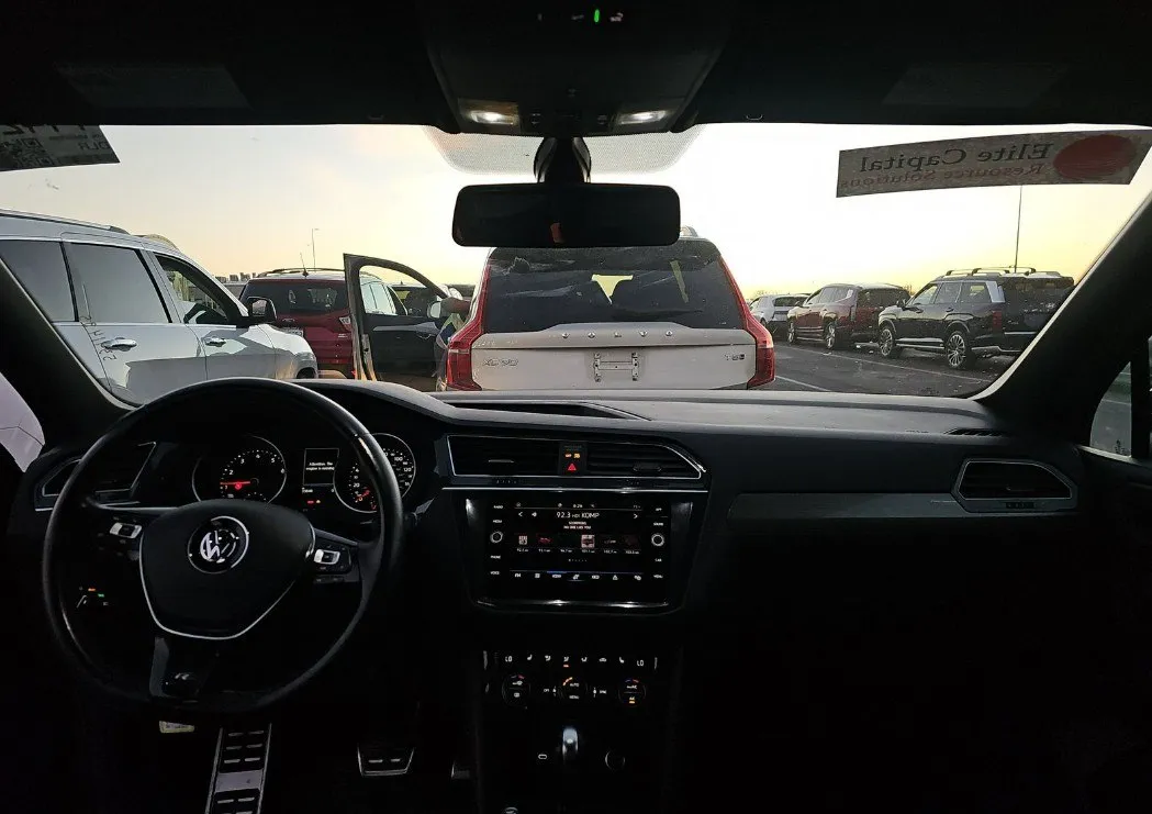 Volkswagen Touareg - фото 4