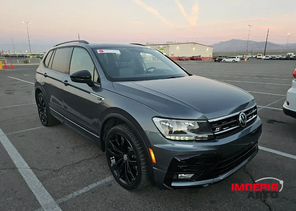 Volkswagen Touareg - фото 2