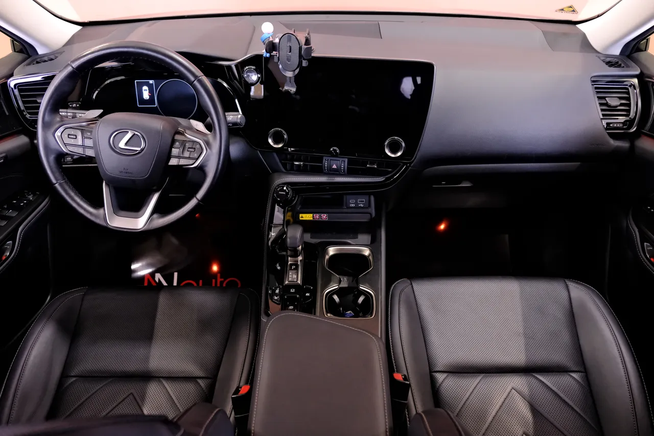 Lexus NX - фото 7