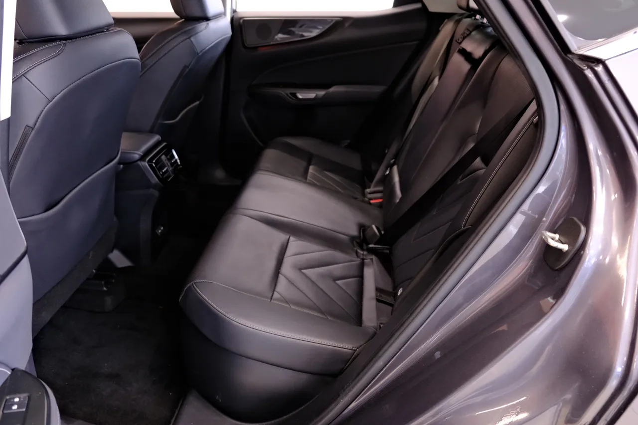 Lexus NX - фото 8